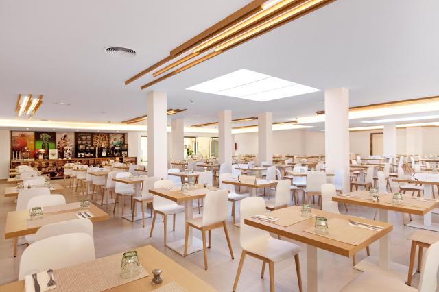 021-R-restaurant_109996960