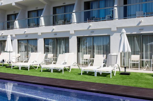 039-RV-view-from-the-room-double-room-standard-pool-view-premiu