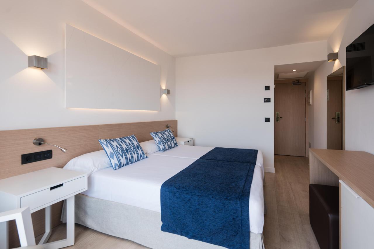 046-W-room-example-double-room-standard-double-room_109939028
