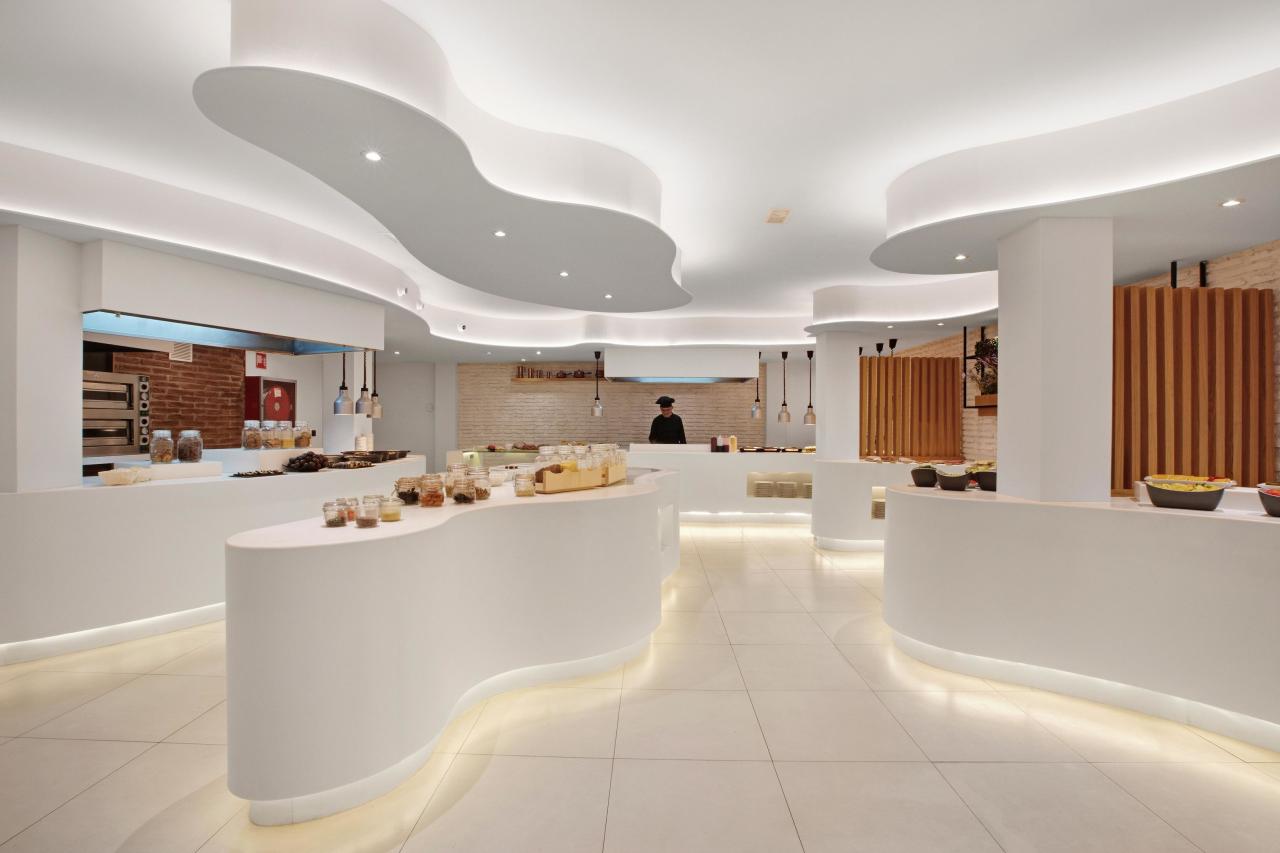 009-R-restaurant_109938818