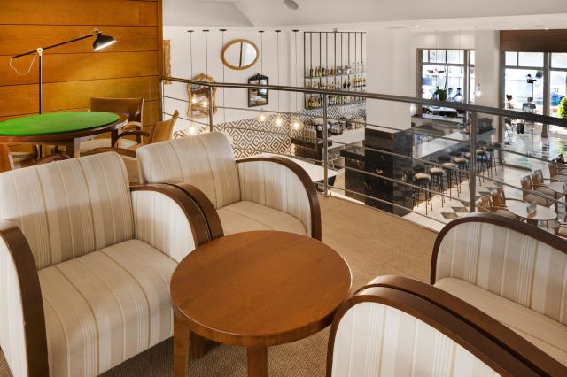 006-L-lounge-lobby_109938615