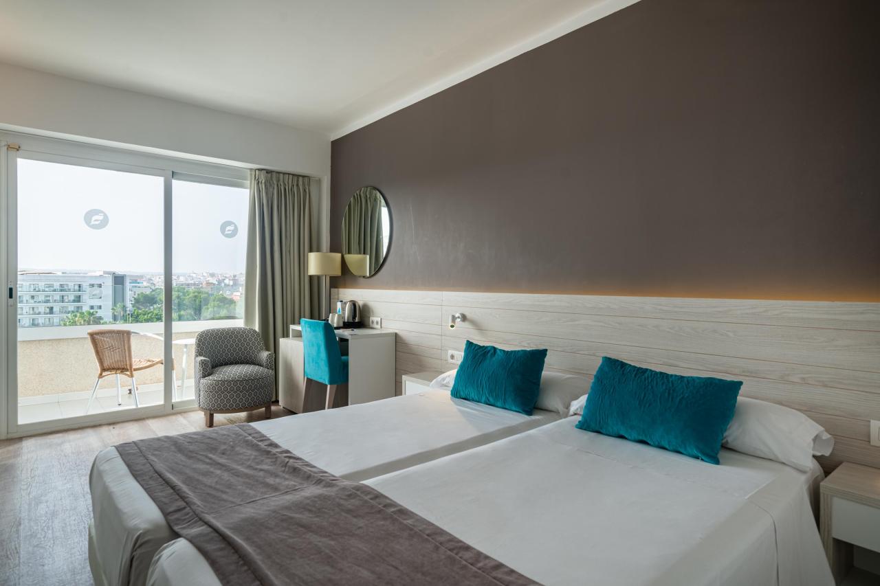 019-W-room-example-double-room-standard-double-room_110008387