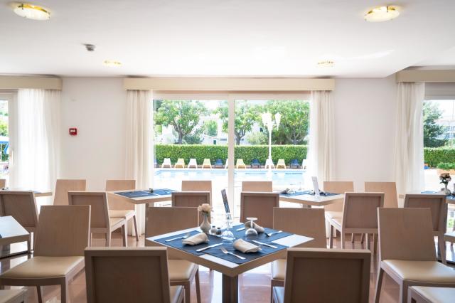 004-R-restaurant_110701615
