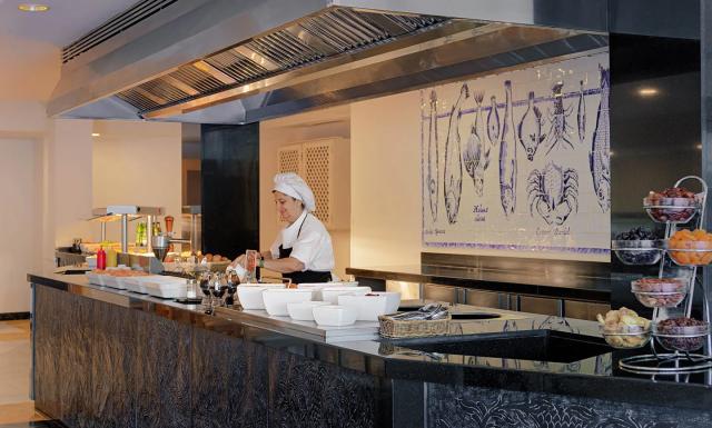 01.3_HBMSaCalmaRestaurant4