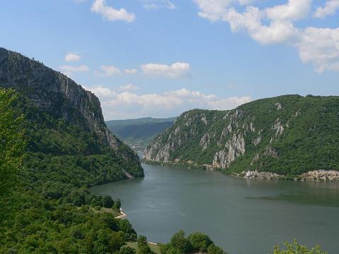 Nyugat-hollywoodi csatlakozás