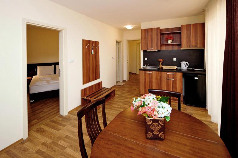 Adria Tours Golden Rainbow VIP Residence Bulg ria Burgasz Napospart
