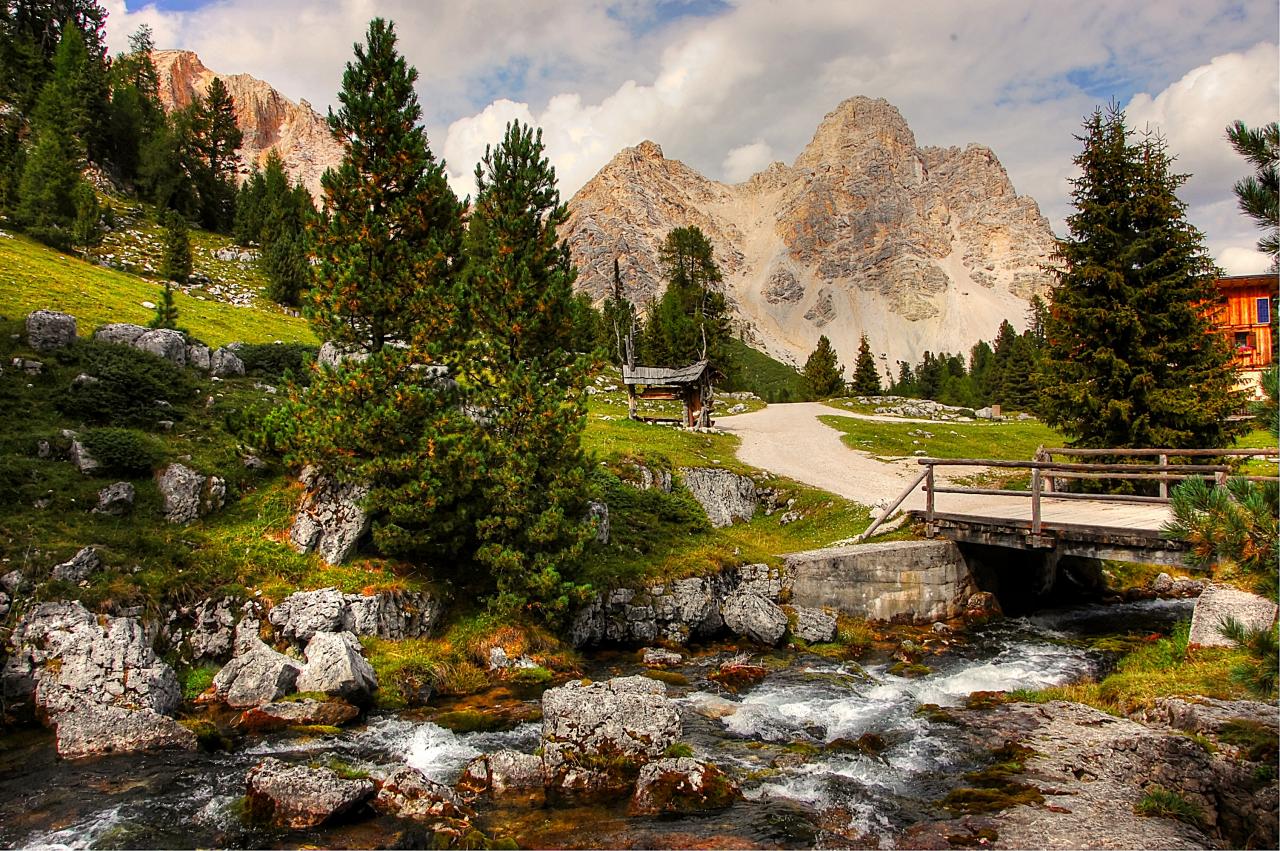 Aktív kikapcsolódás a Dolomitokban pihenés vagy via ferrata Aktív kikapcsolódás a Dolomitokban: kirándulás vagy via
